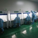 学员分组实践学习野生菌克隆菌种技术1