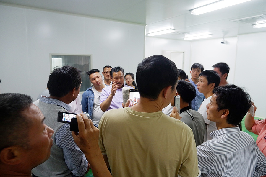 走进现代化食用菌工厂学习工厂化技术1